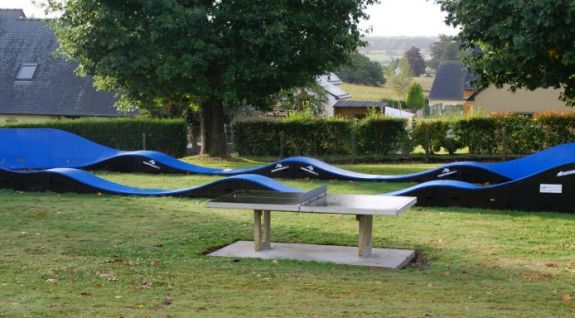 Parque de bicicletas o un pumptrack compuesto