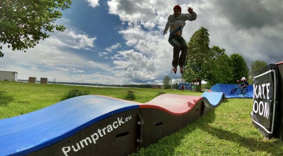 Compuesto pumptrack