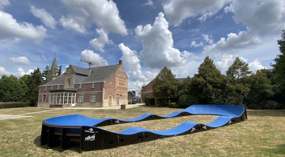 Pumptrack adaptado para longboard